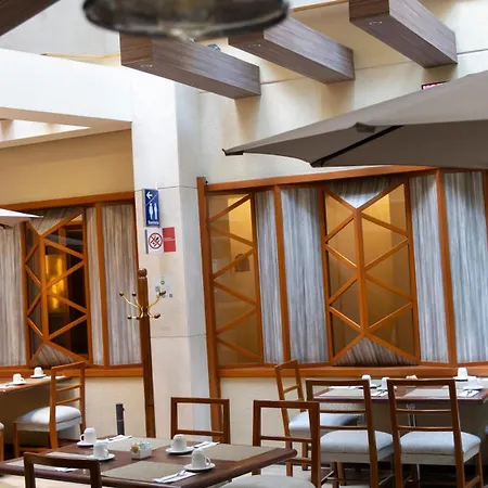 Hotel Abastos Plaza