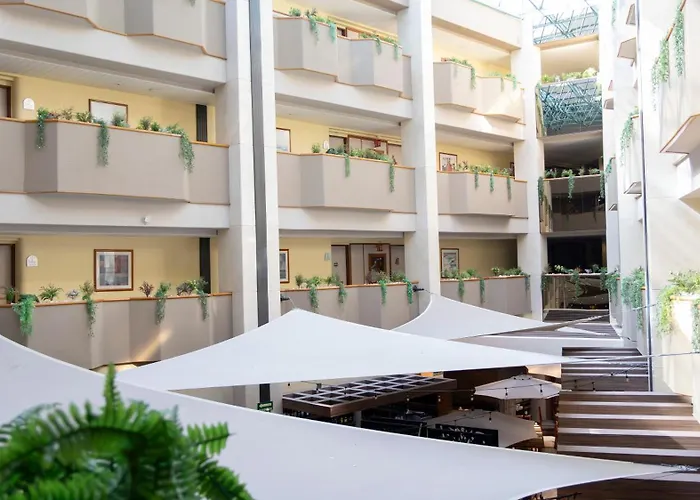 Hotel Abastos Plaza 4*
