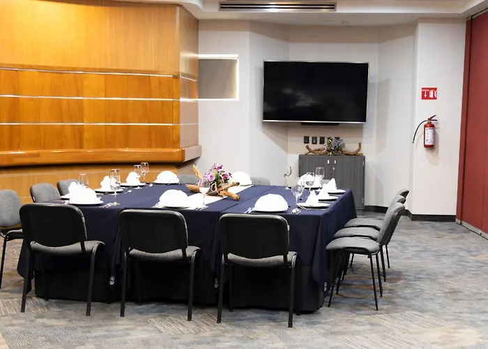 Abastos Plaza Hotel 4*