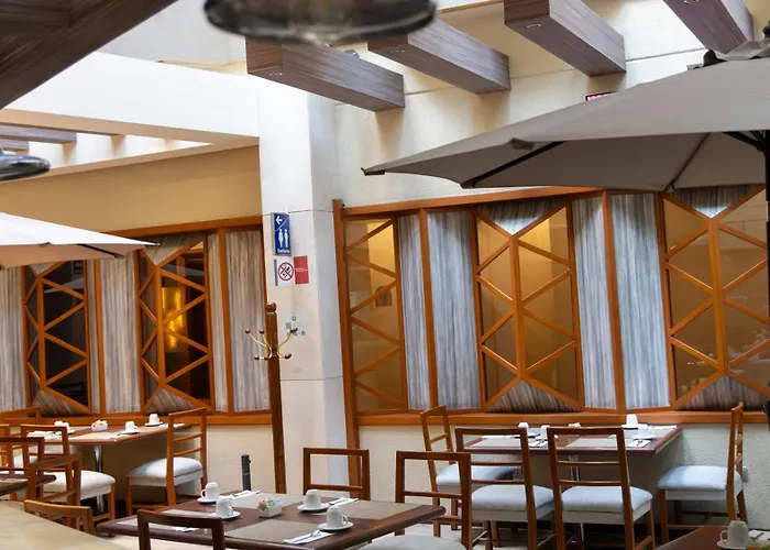Abastos Plaza Hotel 4*