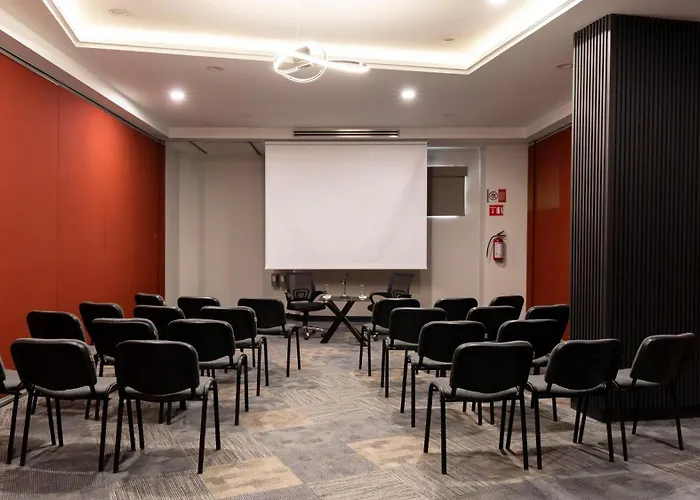 Hotel Abastos Plaza 4*