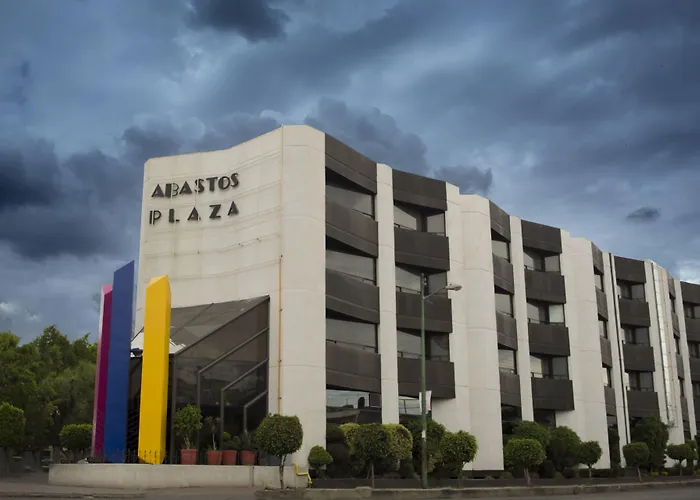 Abastos Plaza Hotel 4*