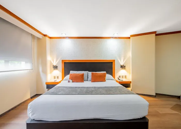 Abastos Plaza Hotel 4*